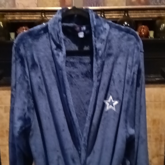 NWOT NORTHWEST navy plush Dallas Cowboys robe w saggy pockets & belt ONE SIZE - Picture 2 of 13